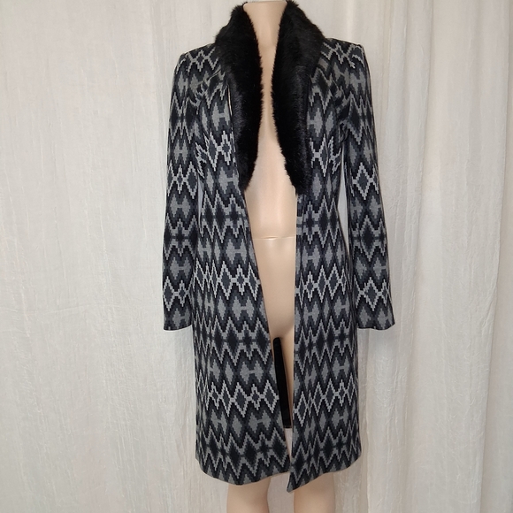 INC International Concepts Jackets & Blazers - INC International Concepts Wimen Size S Black and Gray Zigzag Cape